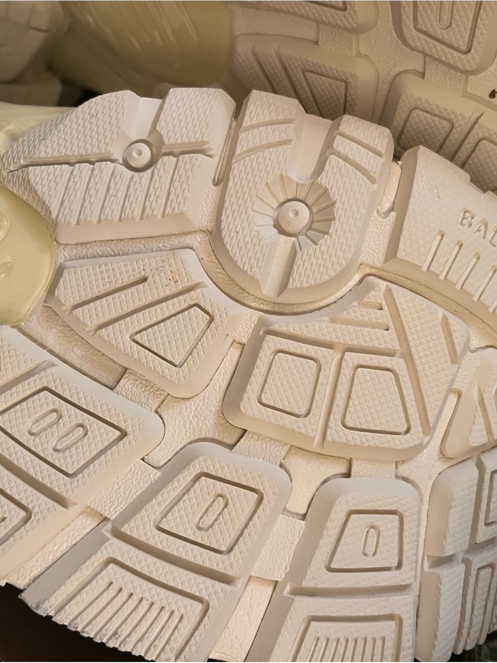 Balenciaga Runners White - Picture 6 of 7